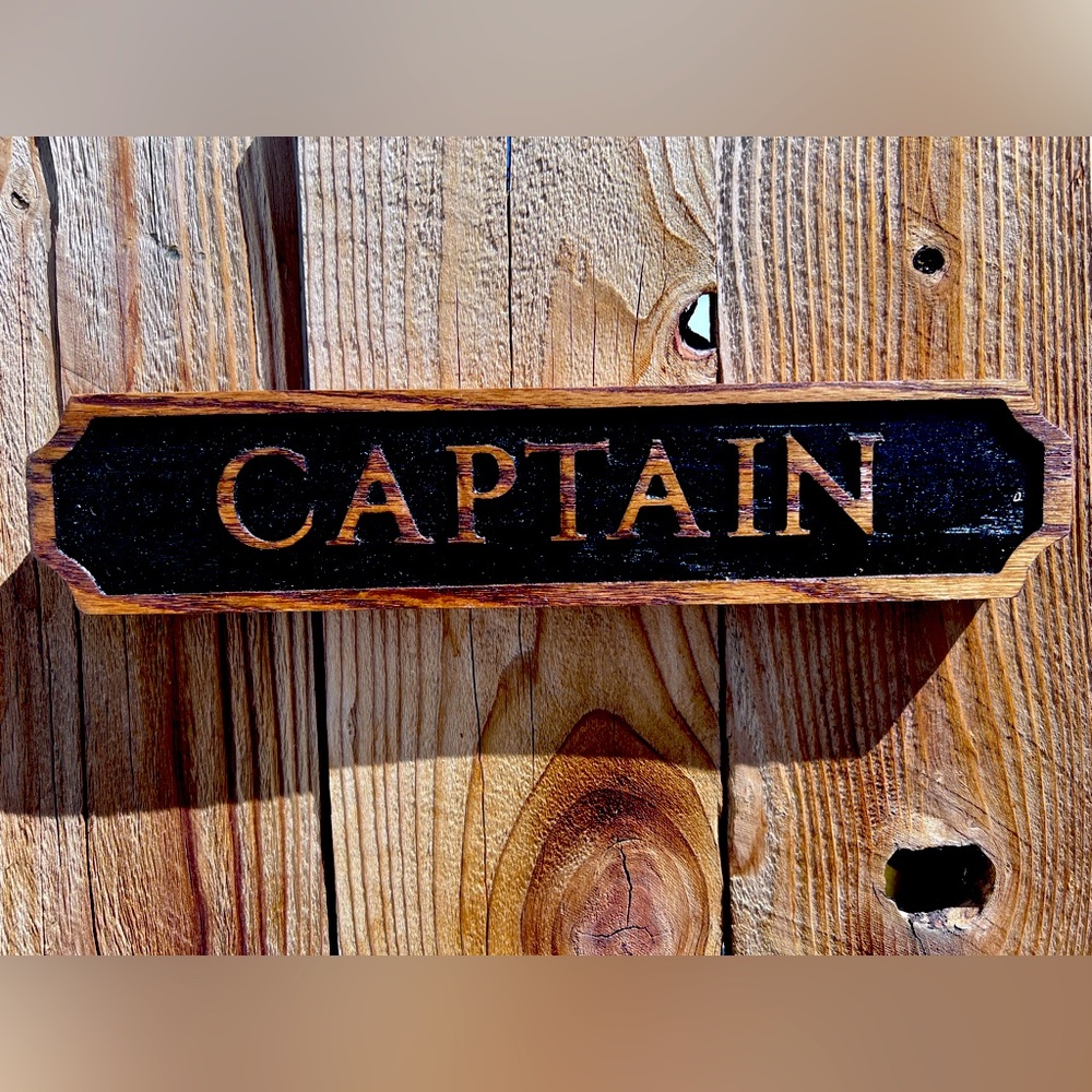 W36 - A brand new Titanic sign for the “Captain”